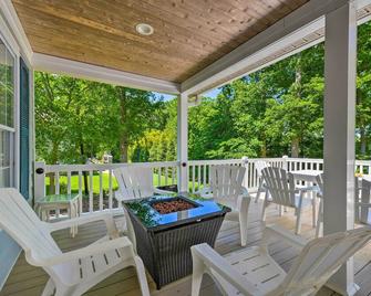 Lake Norman Retreat with Dock about 1 Mi to Marina! - Mooresville - Balcony
