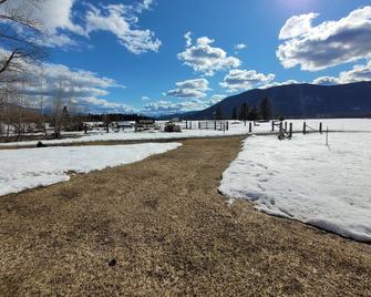bunkhouse near farm animals - Trout Creek - Playa