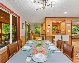 Lookout Cove - Belfair - Dining room