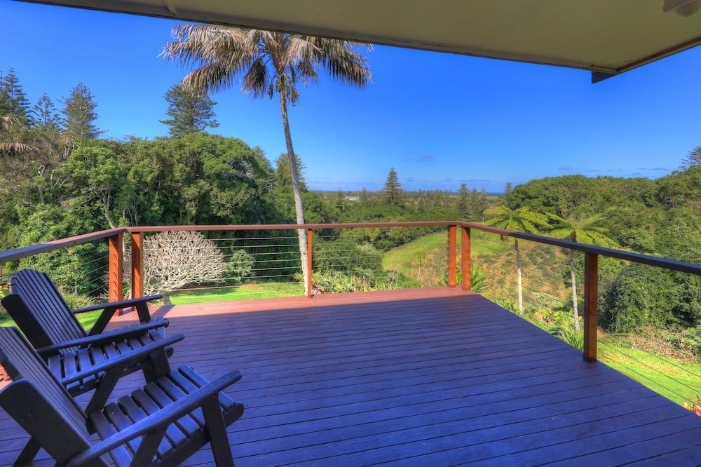 هايداواي ريتريت - جزيرة نورفولك - شرفة