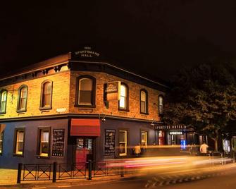 Sporties Hotel - לאונססטון - בניין