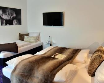 Hotel Zum See Garni - Dießen am Ammersee - Bedroom