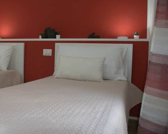 B&B Portosalvo - Santa Teresa di Riva - Schlafzimmer