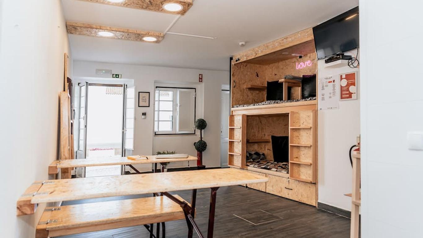 Deck Lodge