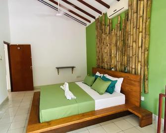 Surf N Spice - Hiriketiya - Dikwella - Bedroom