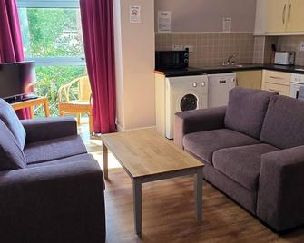 The Courtyard Apartments - Carrick-on-Shannon - Living room