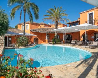 Hotel with swimming pool in Bari Sardo - Bari Sardo - Bazén