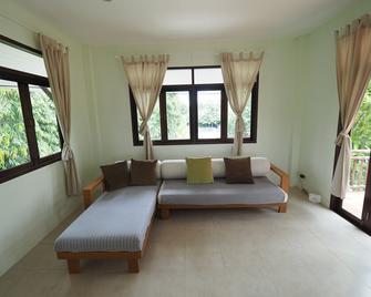 Baan2rai - Kanchanaburi - Sala de estar
