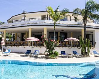 Hotel Incoronato - Capo Vaticano - Zwembad