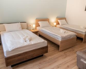 House Hiperbola & Outdoor Activities - Bovec - Bedroom
