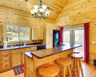 Hike, Unwind And Bring Your Pet Deadwood - Deadwood - Kitchen