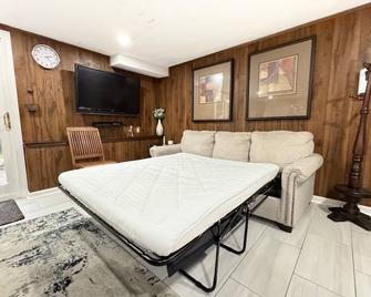 Only 10min away from Mountain Creek, beautiful spacious house with Mountain View - Sussex - Sala de estar