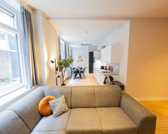 Rotterdam Oasis 3 Bdr Apartment Juf - Rotterdam - Oturma odası