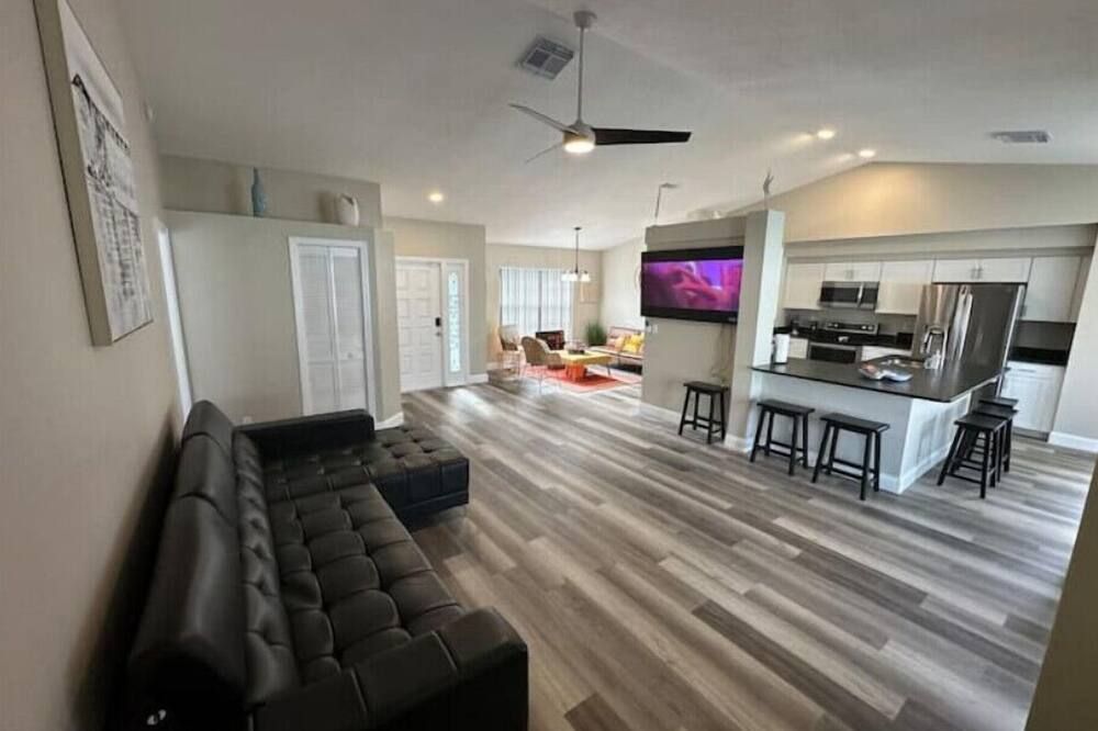 Manatee Oasis Weeki Wachee Family Fun Pool Home - Spring Hill - Sala de estar
