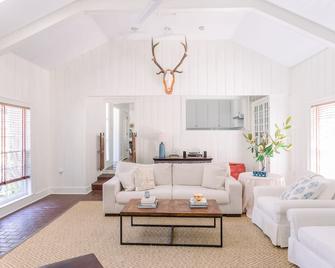 Large family home - walking distance to campus and square! - Oxford - Sala de estar