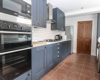 Hunny Cottage - Hunstanton - Kitchen