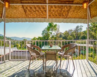 Paradise Pool Resort - ไนนิตาล - ระเบียง