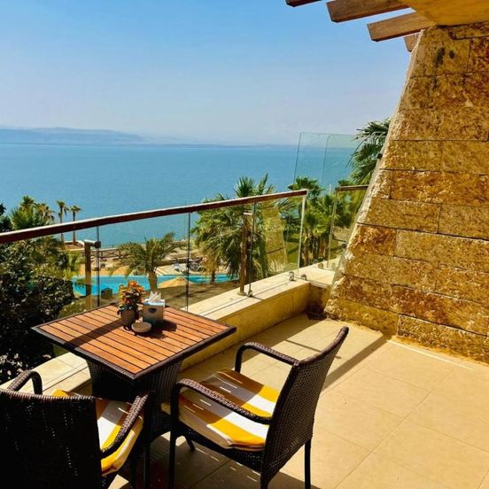 O Beach Hotel & Resort image 1
