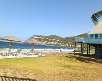 Oceanview Sealofts: No Spiral Staircase & Only 25 Steps To Ocean - Basseterre - Ranta