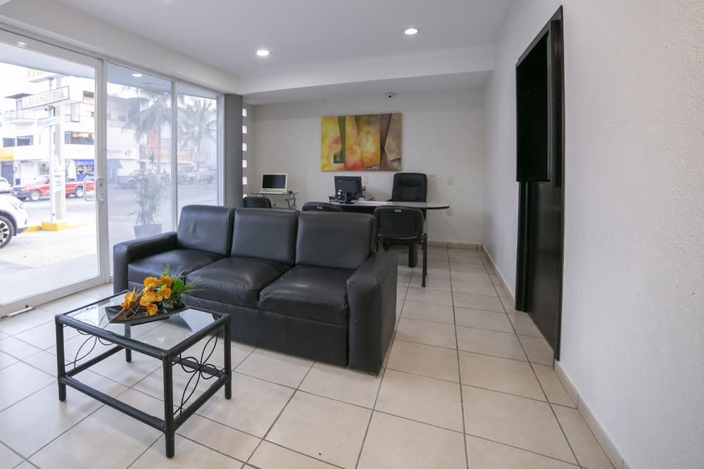 Hotel Rs Suites - טוטסטלה גוטיירס - סלון