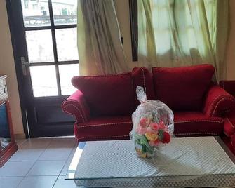 Nzecy Appart. A studio with a velvety, air-conditioned living room. - Libreville - Living room