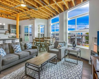 Admiral Condo #201 - Bremerton - Wohnzimmer