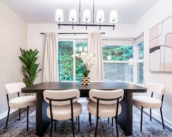 Cozy Lakeview Retreat in Seattle - Seattle - Dining room