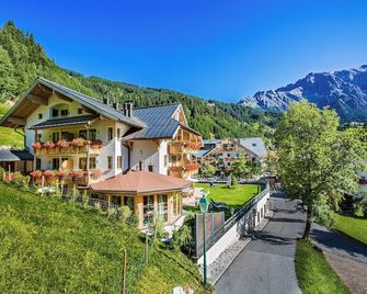 Almhof Alpin Apartments & Spa - Dienten am Hochkonig - Gebäude
