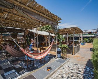 Viajero Paracas Hostel - Paracas - Patio