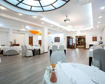 Victoria Hotel - Chelyabinsk - Restaurant