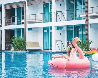 Vana Wellness Resort - Nong Khai - Pool