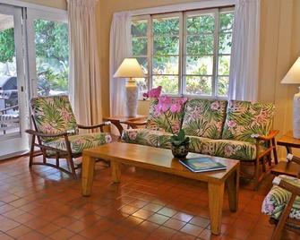 Private 3-Bedroom Oceanfront Home - Waimea (Kauai)