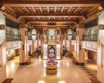 Fairmont Royal York Gold Experience - Toronto - Lobby