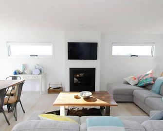 carrisma beach house - Cowes - Living room