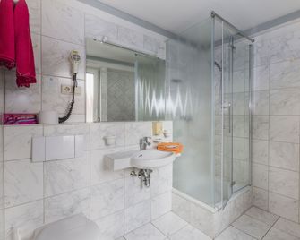 Hotel Excelsior - Kassel - Bathroom
