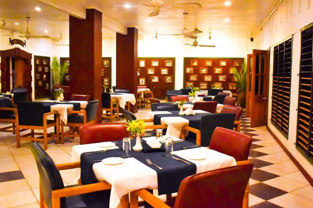 Grand Eastern Hotel - לבאסה - מסעדה