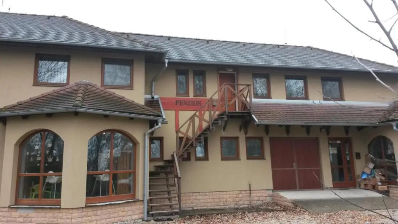 Guest House Meat Heads Pub