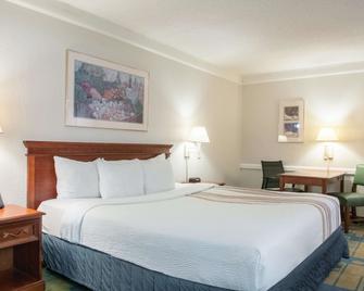 La Quinta Inn by Wyndham New Orleans Veterans / Metairie - Metairie - Bedroom