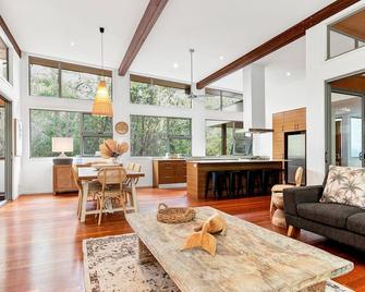 The Haven Is ! As The Name Suggests A Haven For The Soul! - Noosa North Shore - Living room