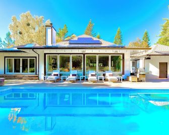 Luxe Villa Estate, Sonoma, Private Creek, Hot Tub, Pool, Bocce - Sebastopol - Pool