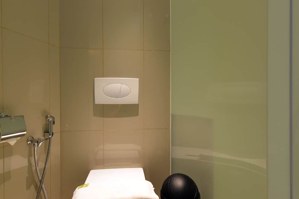Pop! Hotel Malioboro - Yogyakarta - יוגיאקרטה - חדר רחצה