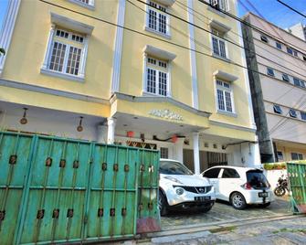 ZEN Rooms Basic Near Pasar Baru - Yakarta - Edificio