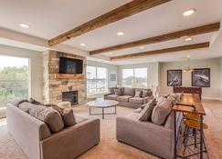 Bringham's Mill Apartments Perfect for Groups Full Kitchen Gym and Free Parking - Rexburg - Wohnzimmer