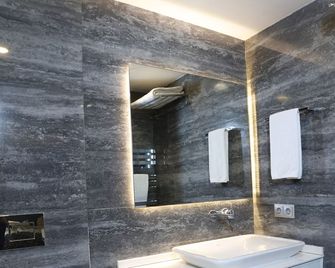 Riva Hotel Alsancak - Izmir - Bathroom