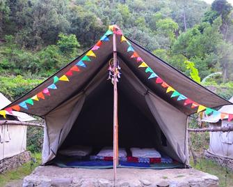 Escape Tribal Camps - Chakrāta - Bedroom