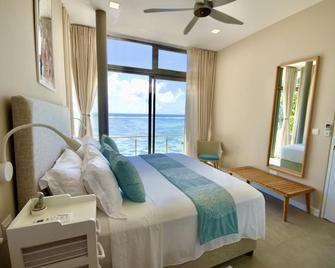 Le Domaine de Bacova - Au Cap - Bedroom
