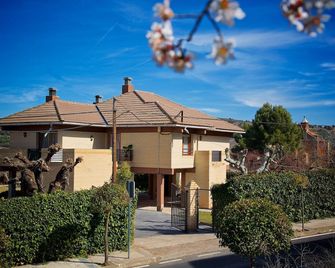 Villa Castro - Nuevalos - Edificio