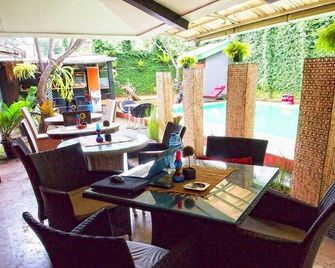 Maven Buncit Hotel - ג'קרטה - מסעדה