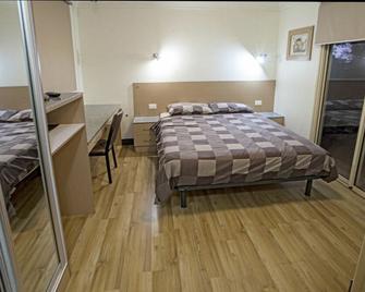 Latitude20 Cattrall Park Motel - Karratha - Habitación