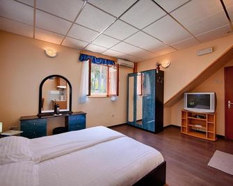 Nautic Studio A4 - Vis - Schlafzimmer